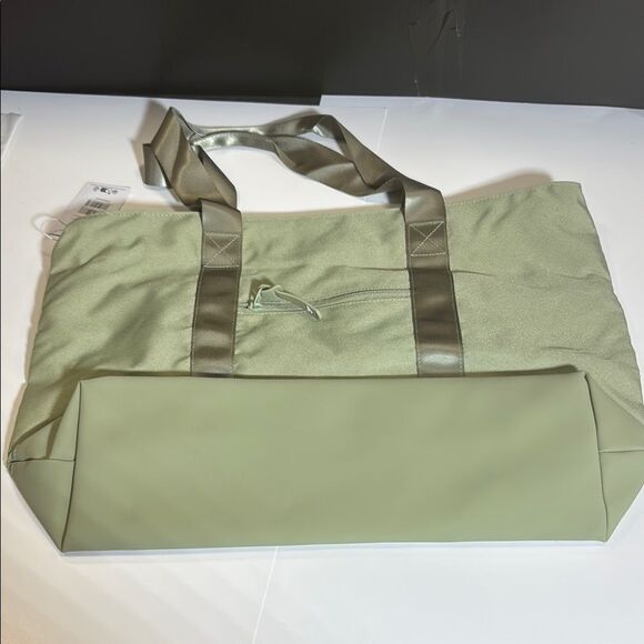 Gymshark Olive Green Activewear - Picture 6 of 6